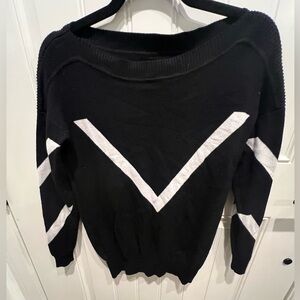 Women's Medium thick Black White Crew Neck Sweater with Bold Geometric Design